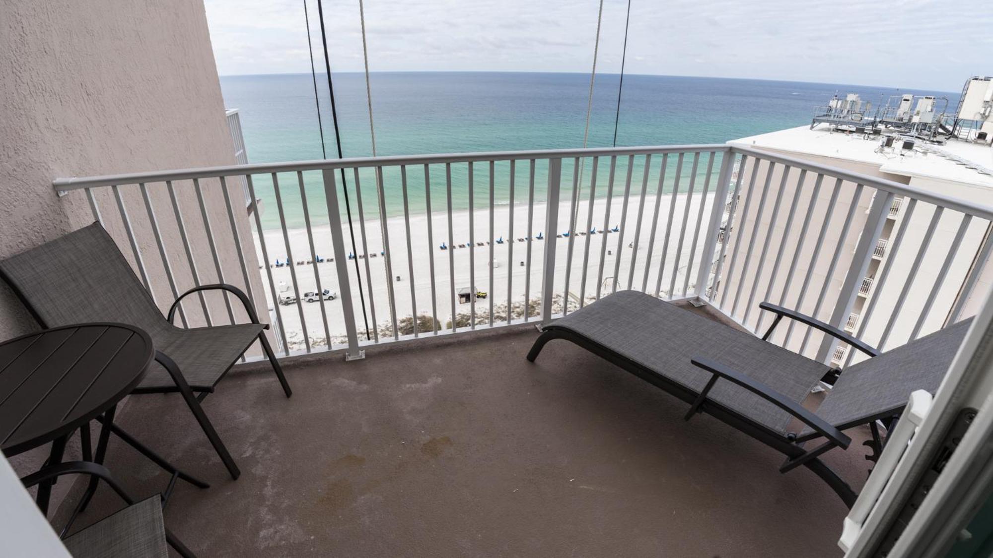 New Rental - 3Br 3Ba Corner Beachfront - 2024 Remodel - 3 Pools, Tiki Hut, Gym, Tennis Panama City Beach Exterior photo