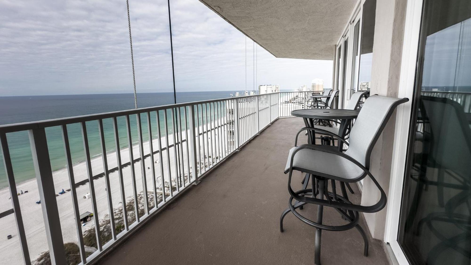 New Rental - 3Br 3Ba Corner Beachfront - 2024 Remodel - 3 Pools, Tiki Hut, Gym, Tennis Panama City Beach Exterior photo
