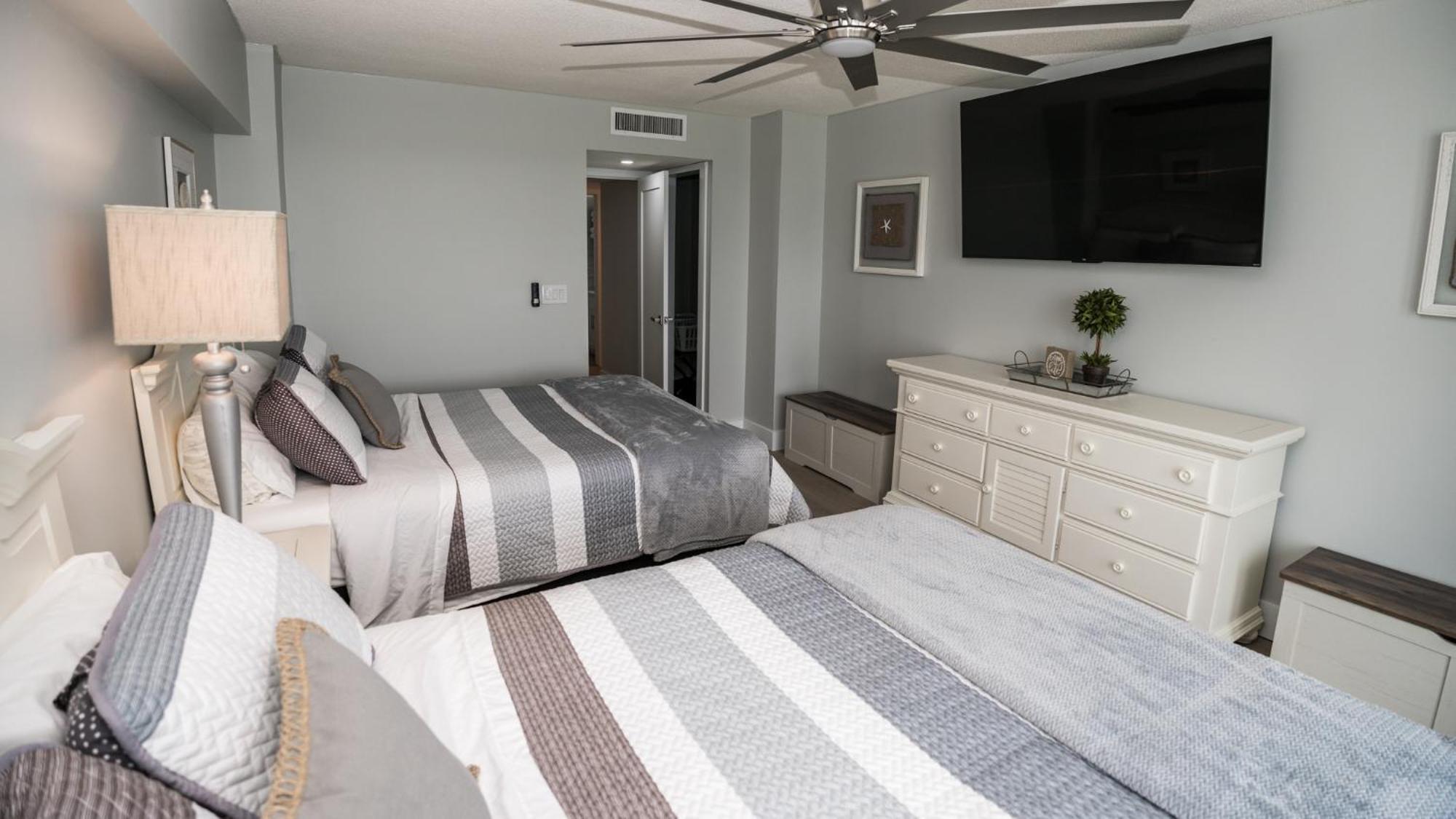 New Rental - 3Br 3Ba Corner Beachfront - 2024 Remodel - 3 Pools, Tiki Hut, Gym, Tennis Panama City Beach Exterior photo