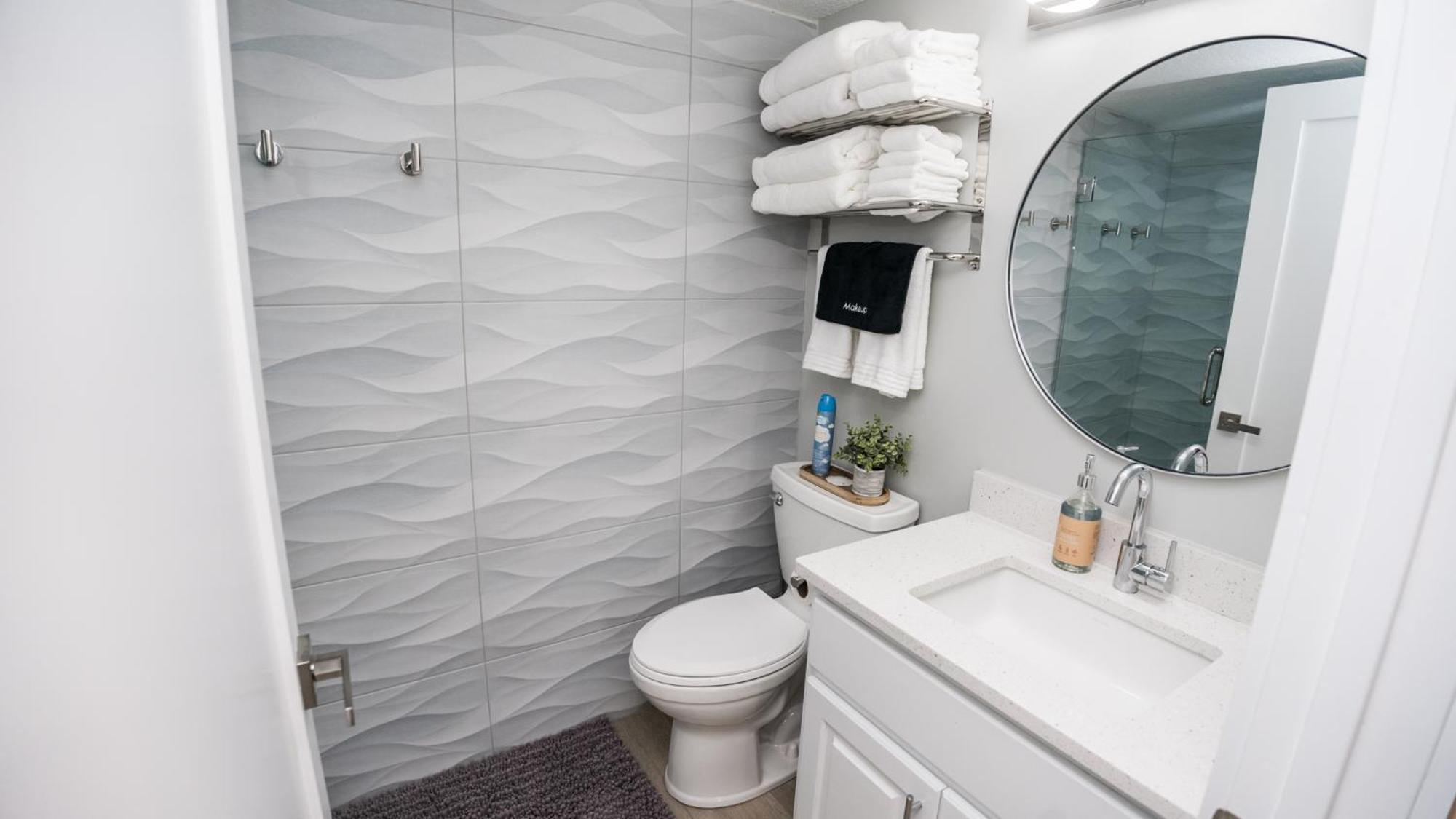 New Rental - 3Br 3Ba Corner Beachfront - 2024 Remodel - 3 Pools, Tiki Hut, Gym, Tennis Panama City Beach Exterior photo